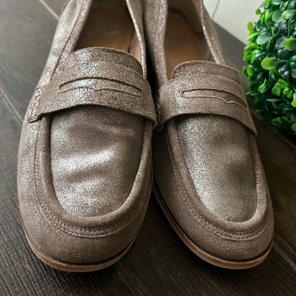 Gianni Bini Size 9.5 M Tan Brown Leather Silver Metallic Sparkle Penny Loafers - Picture 4 of 14